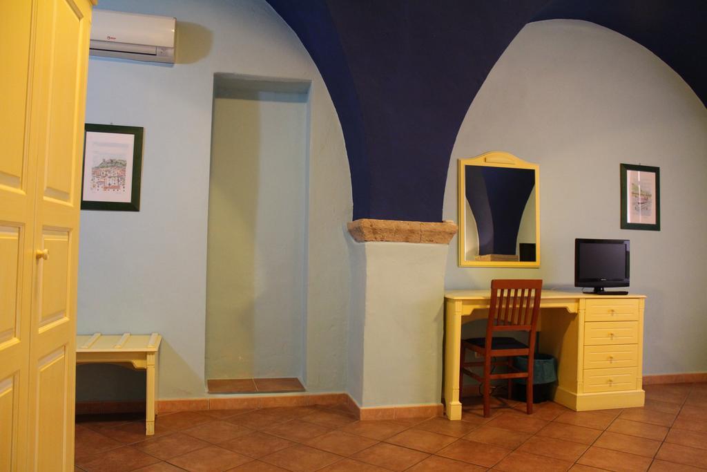 Sa Balza Guest House Bosa Exteriör bild